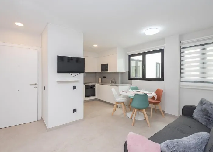 2Br New Pretty Home Next To Las Canteras Beach